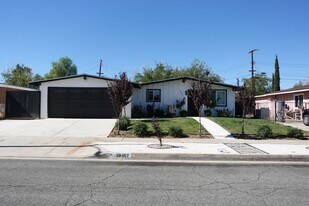 38467 36th St E in Palmdale, CA - Building Photo