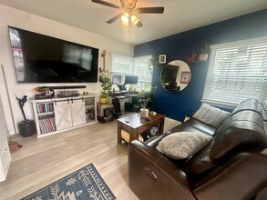 211 Olive Ave in Huntington Beach, CA - Building Photo - Building Photo