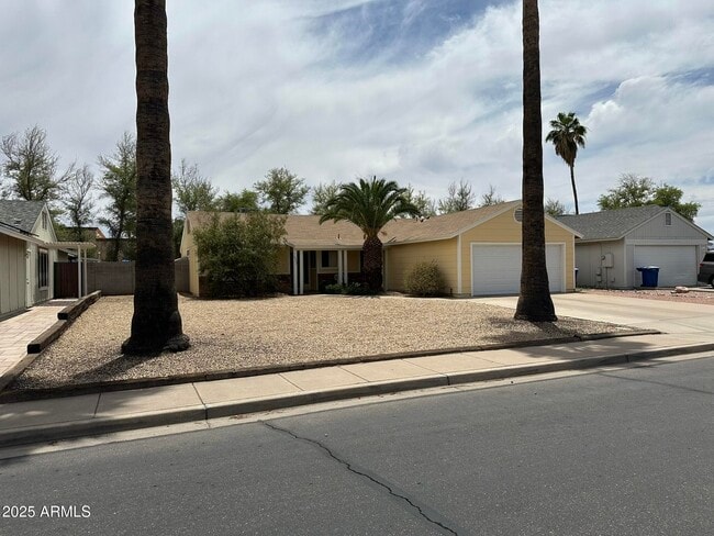 property at 4923 W Gail Dr