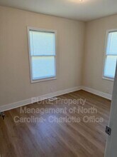 1732 Newland Rd in Charlotte, NC - Building Photo - Building Photo