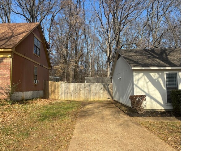 5756 Crievewood Dr in Memphis, TN - Building Photo - Building Photo