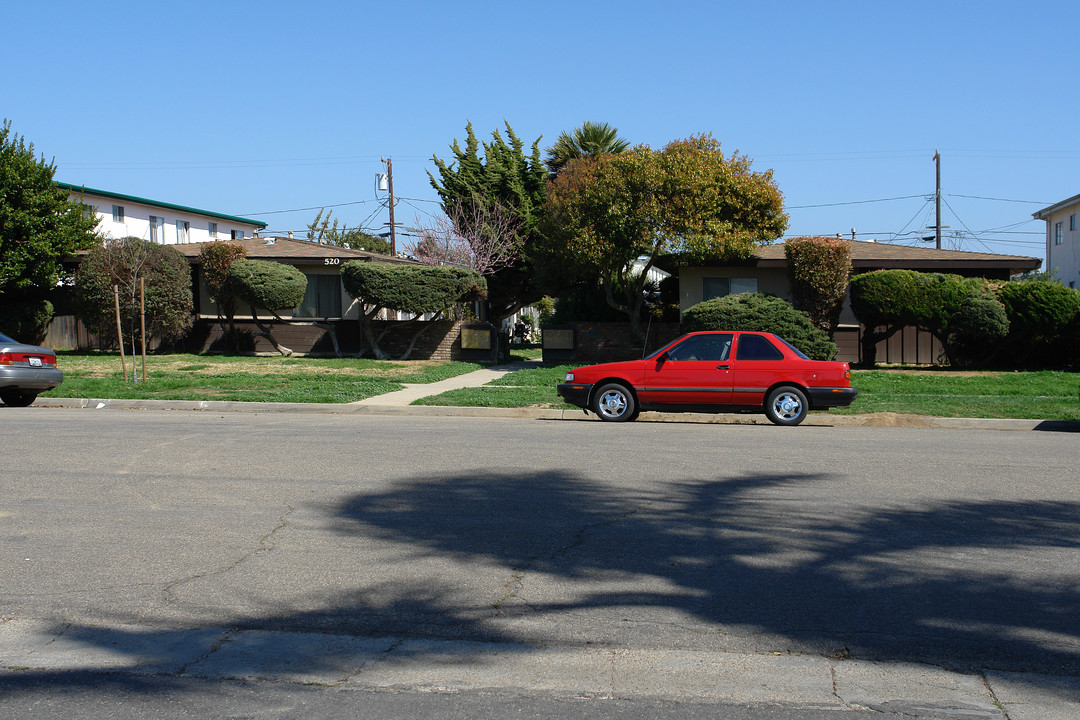 516-520 N U St in Lompoc, CA - Foto de edificio