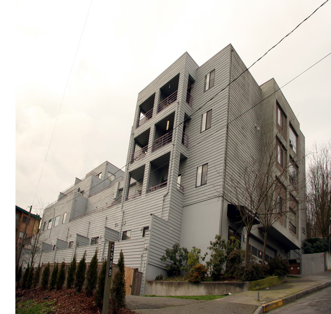 Park Meadow Apartments in Seattle, WA - Foto de edificio - Building Photo