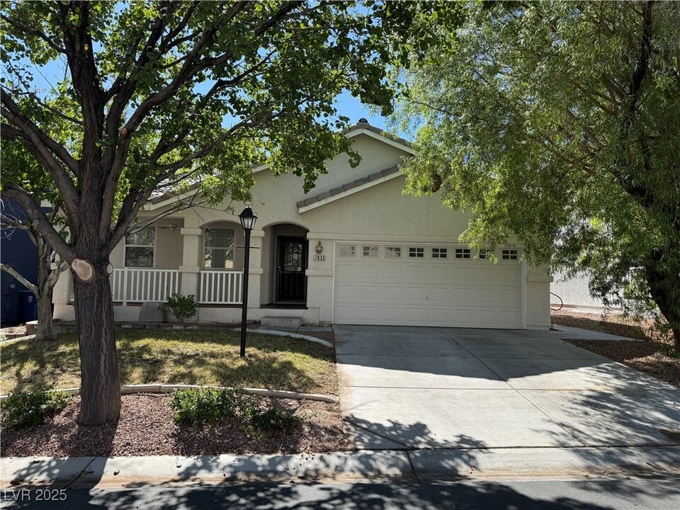 7833 Hidden Village Ave in Las Vegas, NV - Building Photo