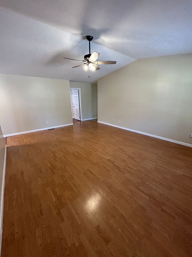 940 Water St in Dandridge, TN - Building Photo - Building Photo