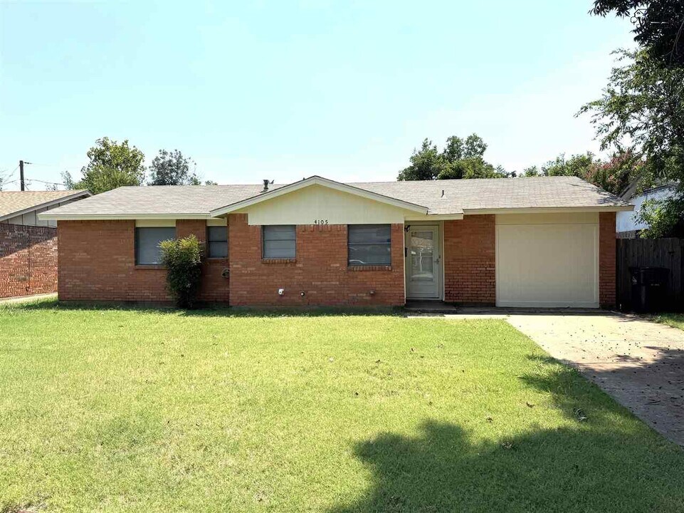 4105 Aspen St in Wichita Falls, TX - Foto de edificio