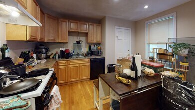 24 Maverick St, Unit 1-bed in Boston, MA - Building Photo - Building Photo