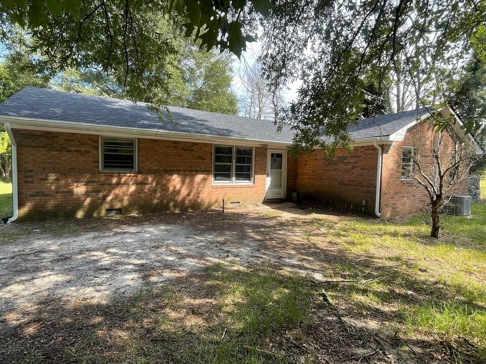 460 Farmers Market Rd in Biscoe, NC - Building Photo