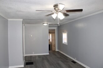 10115 E Winner Rd in Independence, MO - Building Photo - Building Photo