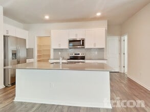 141 Chapel Dr in Fuquay Varina, NC - Building Photo - Building Photo