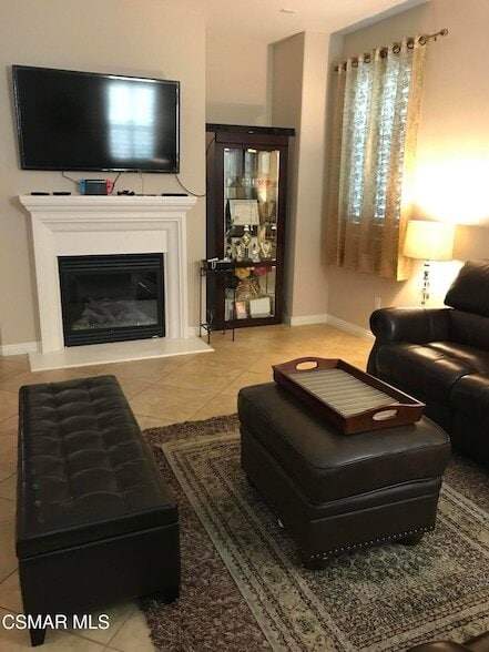 1521 Silver Shadow Dr in Thousand Oaks, CA - Foto de edificio - Building Photo