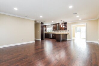10209 N Fleetwood Dr in Tampa, FL - Building Photo - Building Photo