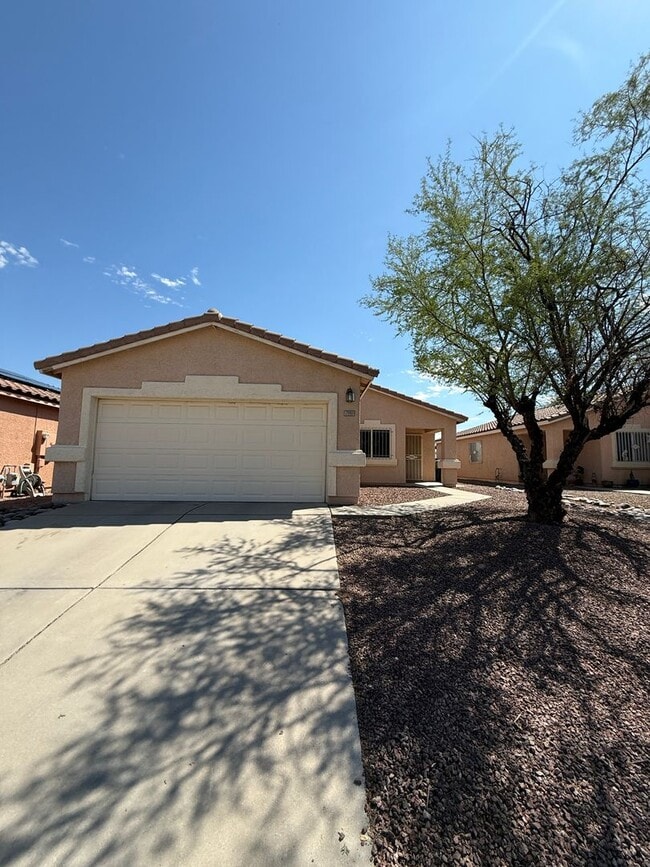 2556 N Splitwood Ave in Tucson, AZ - Building Photo - Building Photo