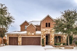 1221 Dakota St in Carrollton, TX - Building Photo