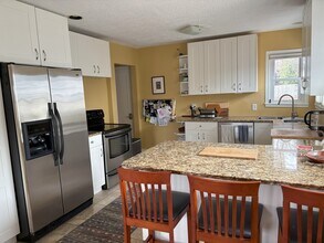 1312 6th St SW, Unit A in Rochester, MN - Building Photo - Building Photo