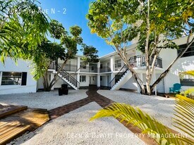 2 Bed/1 Bath - Unit 2 in St. Petersburg, FL - Building Photo