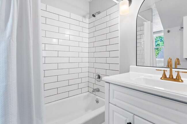 345 McAlpin Ave, Unit 3 in Cincinnati, OH - Building Photo - Building Photo