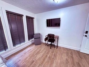 5140 River Bluff Lane in Jacksonville, FL - Building Photo - Building Photo