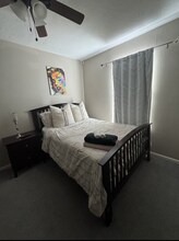 4148 Belle Park Dr in Houston, TX - Foto de edificio - Building Photo