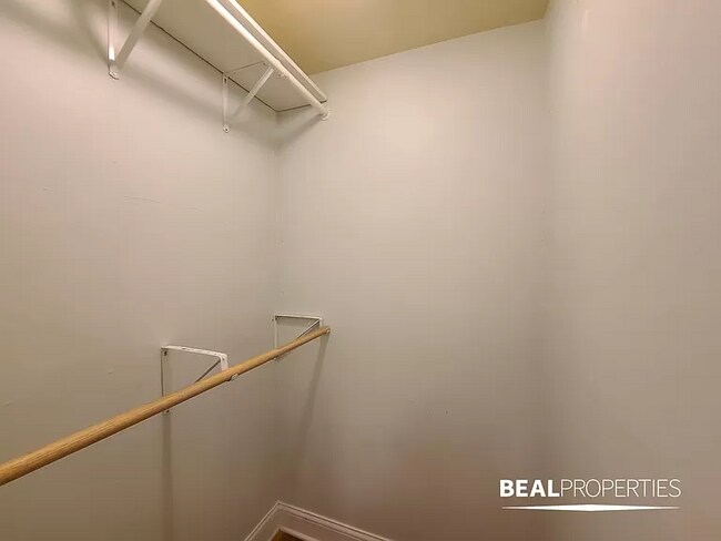 1211 N La Salle Dr, Unit D5 in Chicago, IL - Building Photo - Building Photo