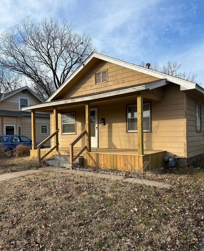 property at 117 E 23rd St