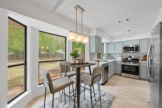 3807 Rolling Hill in Round Rock, TX - Building Photo - Building Photo