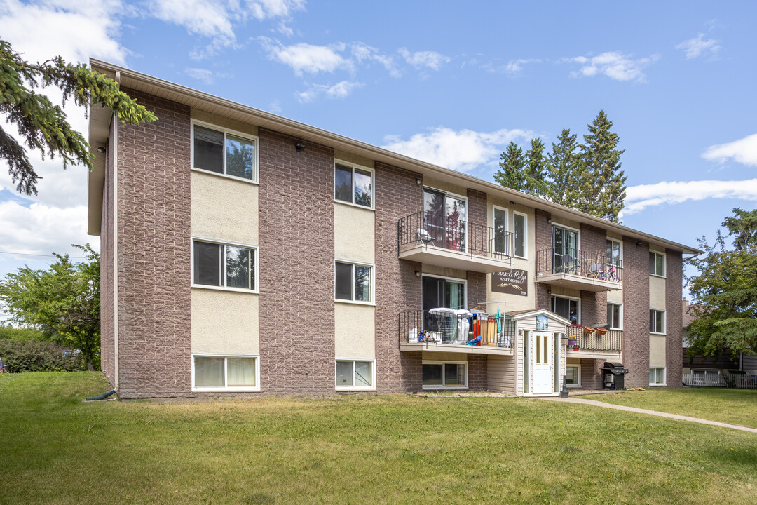 Pinnacle Ridge Apartments in Red Deer, AB - Building Photo