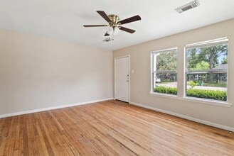 8015 Grafton St in Houston, TX - Building Photo - Building Photo