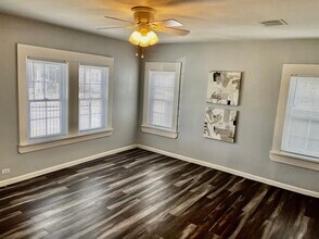 106 N Eastwood St in Houston, TX - Building Photo - Building Photo