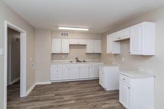 453 Charter Ave in Memphis, TN - Building Photo - Building Photo