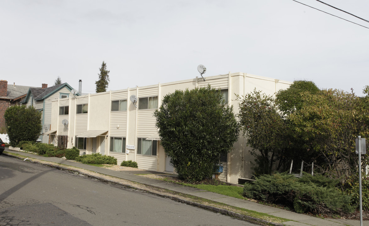 200 Walnut St in Petaluma, CA - Building Photo