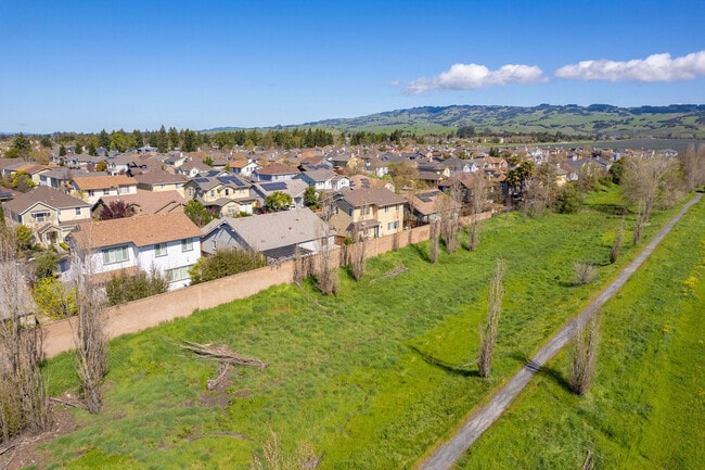 1680 Southview Dr in Petaluma, CA - Building Photo - Building Photo