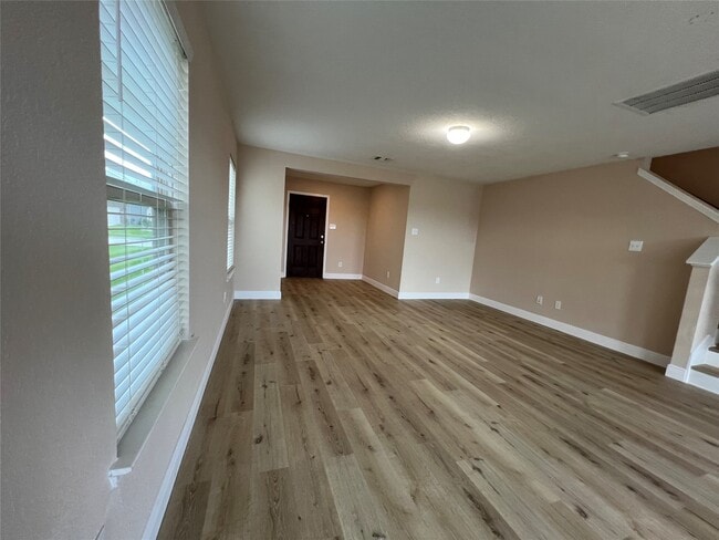 2514 Hawthorn Park Ct