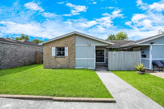 3232 Scotch Moss Ln in La Porte, TX - Building Photo - Building Photo