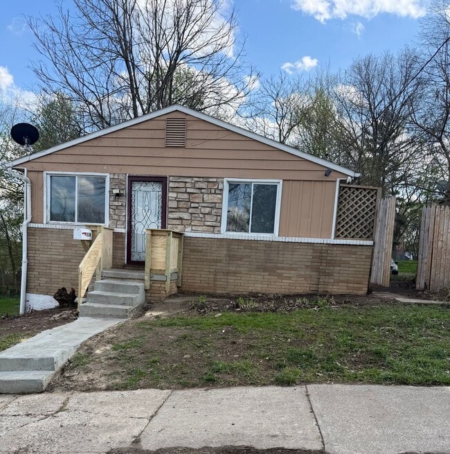 property at 1524 Parkhill Pl NE