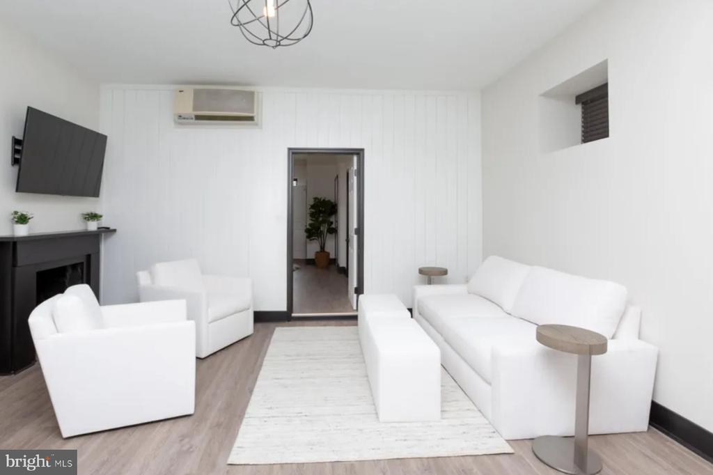 1210 N Calvert St in Baltimore, MD - Building Photo