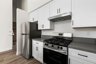 Berendo in Los Angeles, CA - Building Photo - Building Photo