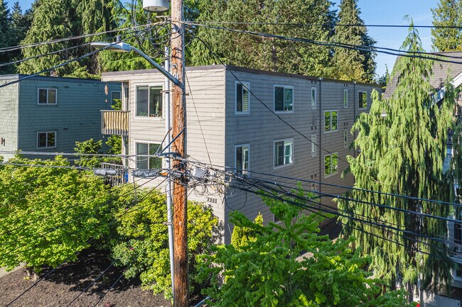 7325 47th Ave SW in Seattle, WA - Building Photo - Building Photo