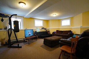 72 Gardner St in Boston, MA - Building Photo