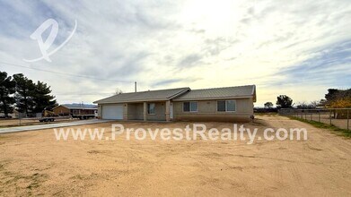 17373 Capri St in Hesperia, CA - Building Photo - Building Photo