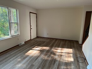 4390 Darrow Rd in Stow, OH - Building Photo - Building Photo