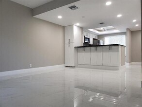 93 SW 3rd St in Pompano Beach, FL - Building Photo - Building Photo