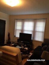 349 Pleasant St in Malden, MA - Building Photo - Building Photo