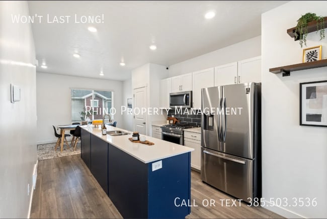 property at 1092 E Vessel Ct