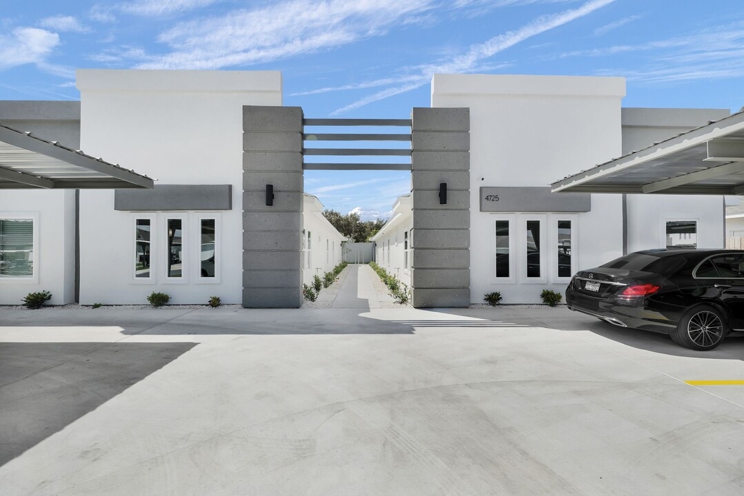 4721 Magnolia Ave, Unit 1 in McAllen, TX - Foto de edificio