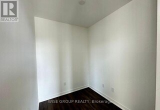 500-1500 Wilson Ave in Toronto, ON - Building Photo - Building Photo