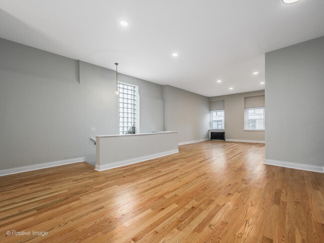 2013 W North Ave in Chicago, IL - Building Photo - Building Photo