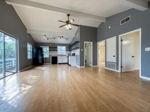 571 Firefly Dr in Canyon Lake, TX - Building Photo - Building Photo