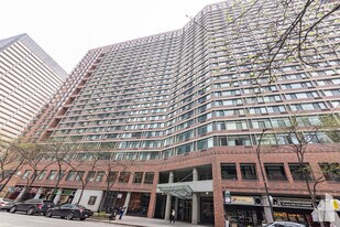 211 E Ohio St, Unit #2713 in Chicago, IL - Building Photo