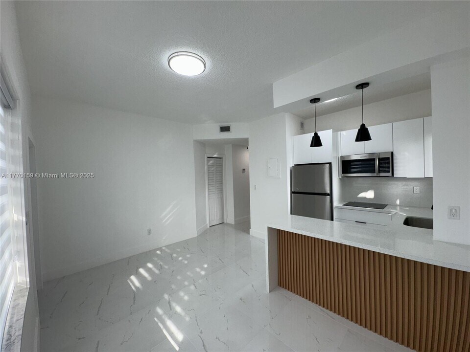 421 NW 13th Ave in Miami, FL - Building Photo